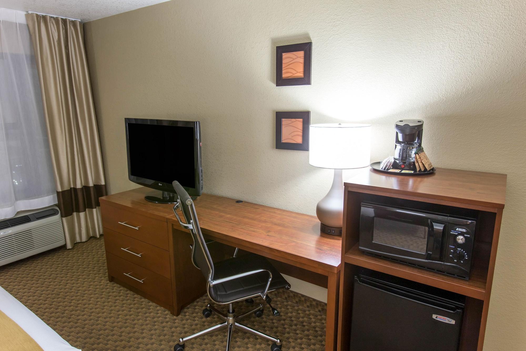 Comfort & I-44 Hotel 2*